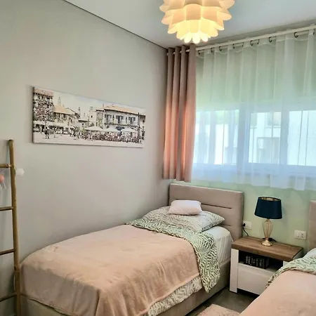 Comfortable For Five Guests Apartment *